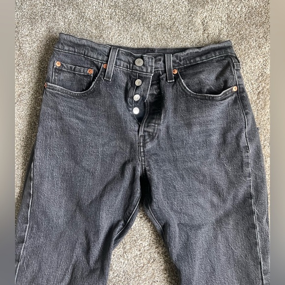 Levi 501 Skinny Faded Black W27 L28. No rips/ frayed at bottom. - Picture 3 of 7